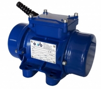 Вібратор майданчиковий ВМ 200/15